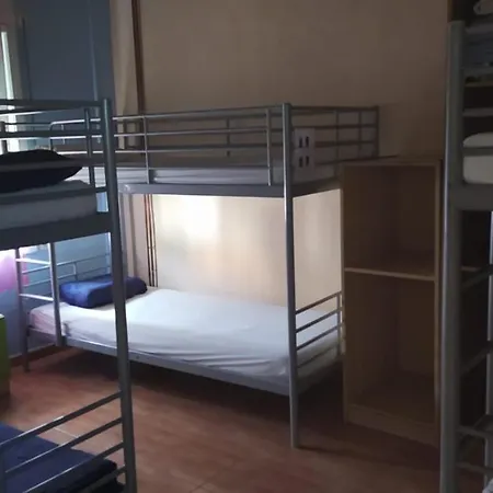 Hostel Assut *