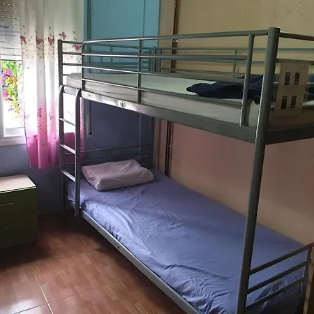 Assut Hostel *
