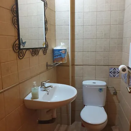 Hostel Assut